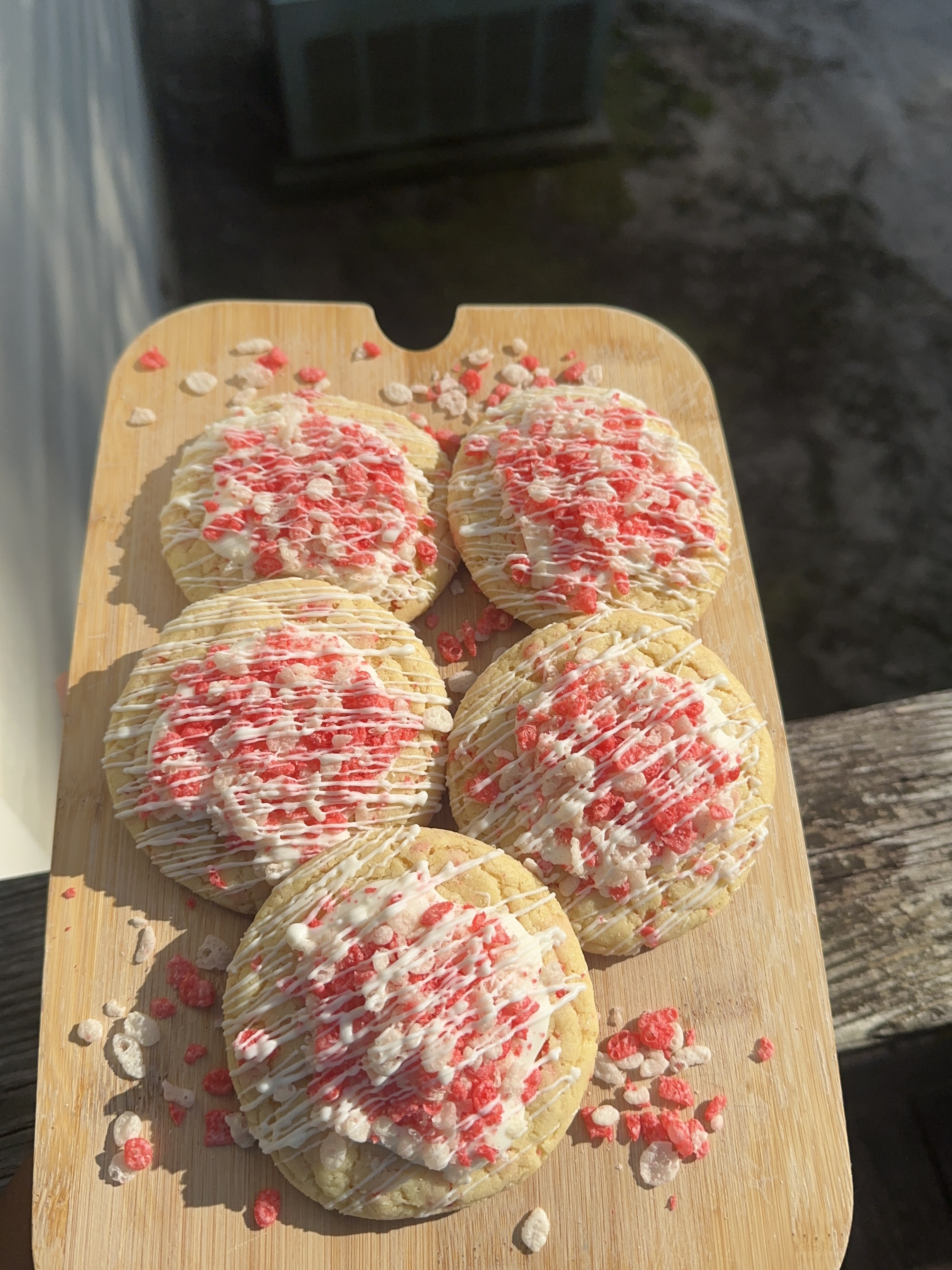 Strawberry Crème Pebbles
