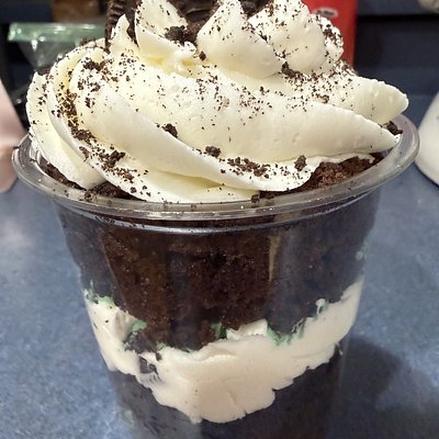 Mint Chocolate Cookie Cake Cup 