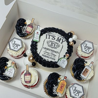 Bento Box 5in Cake 8 Cupcakes (Serves Up To 14)