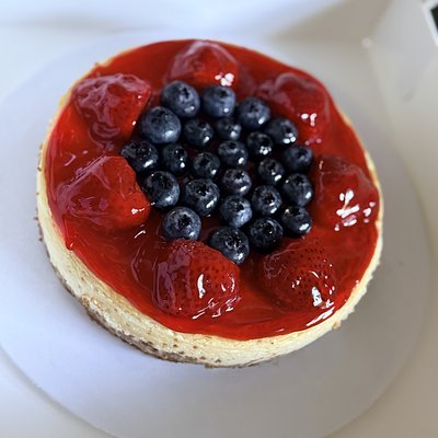 Classic Berry Cheesecake 9”