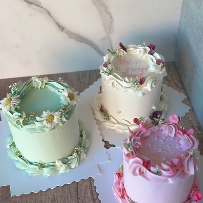 4” mini round cake