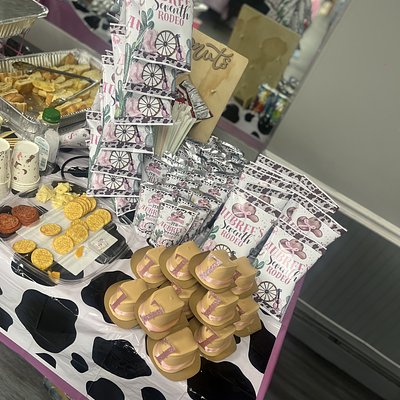 4 Dozen - Party Favors