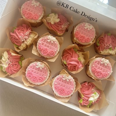 Artisan Design Cupcakes (fondant Toppers Included)