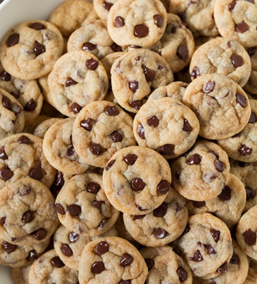 Full Size Cookies (Peanut Butter, Chocolate Chip)