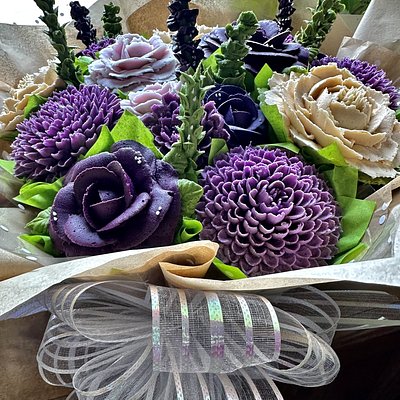 Deluxe 12 Cupcake Bouquet