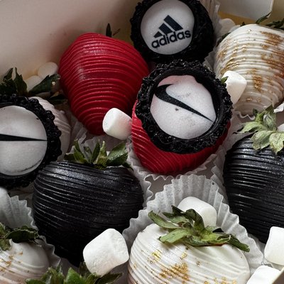 Custom Themed Strawberries ONLY 