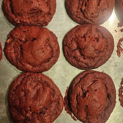 Stuffed Cheesecake Red Velvet Cookies