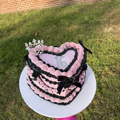 8 Inch Heart Cake