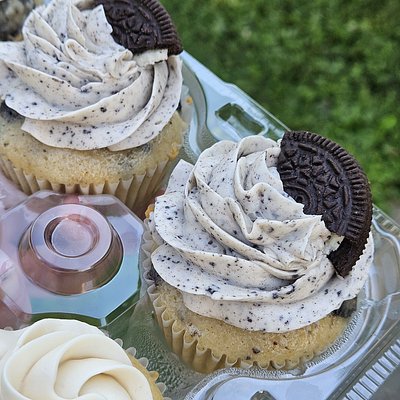 Cookies & Cream Cupcakes (6-Pack)