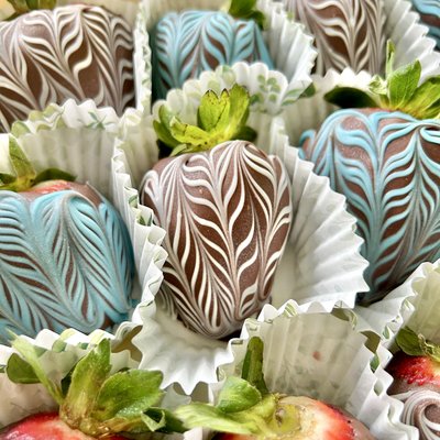 Milk Chocolate Dipped Berries