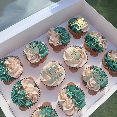 x12 Cupcakes 