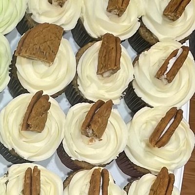 Oatmeal Cream Pie Cupcakes 
