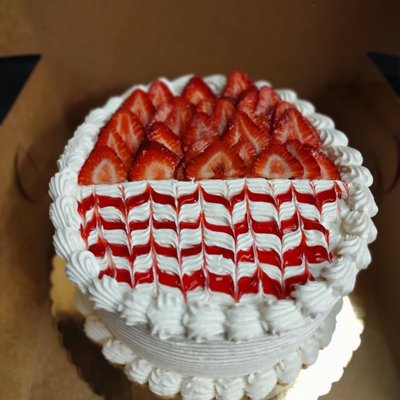 Strawberry Shortcake (8 Inch Round)