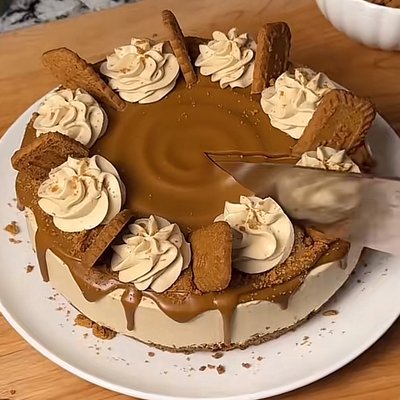 Biscoff Cheesecake Slice