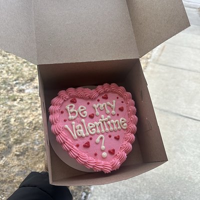 Heart shaped Cake 6in