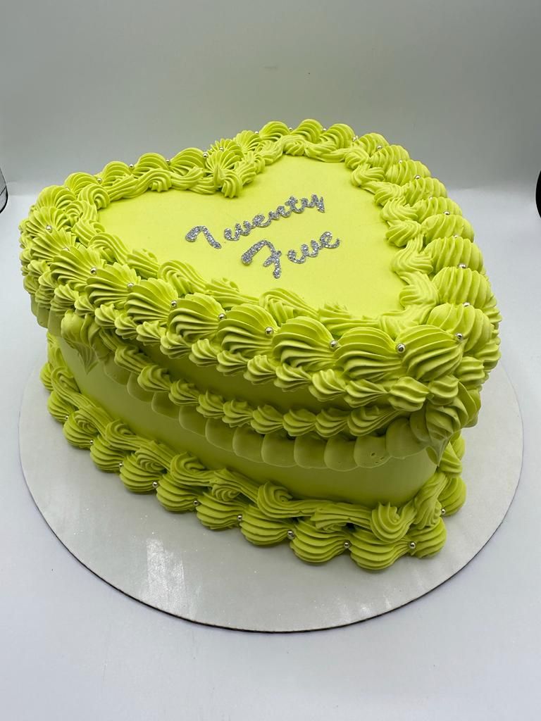 8" Heart Cake (20 Servings)