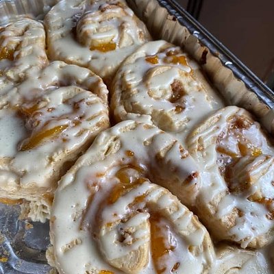 Peach Cobbler Cinnamon Rolls