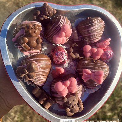 Classic Strawberry Box 