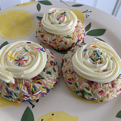 JUMBO Funfetti Cake Cookies Gluten friendly/REG