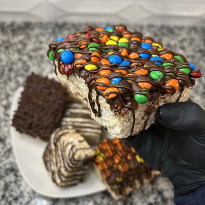 Giant M&M Gourmet Rice Krispy Treat (Individual)