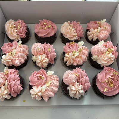 Dozen Cupcakes 