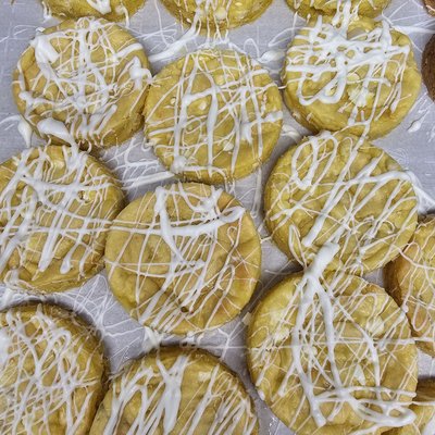 White chocolate macadamia nut cookie