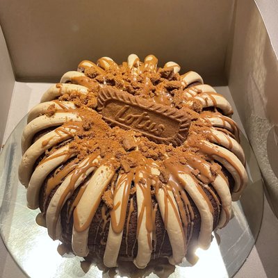 Custom Flavor Pound Cake 8 Inches (ONLY SIZE)