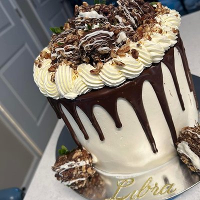 8 inch custom cake 
