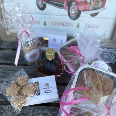 Maple Syrup Leaf Bottles 