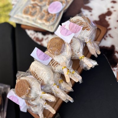 Dozen Biscoff Cakesicles 