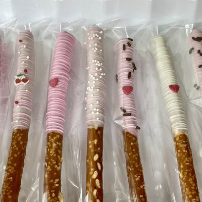Chocolate Covered Pretzel Rods