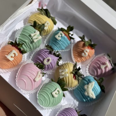 Dozen Strawberries 