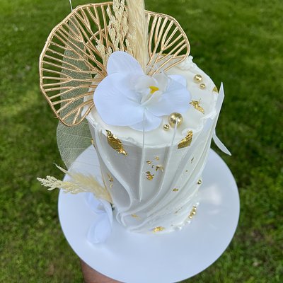 4” Round Cake