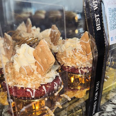 Signature Flavor Cupcakes 