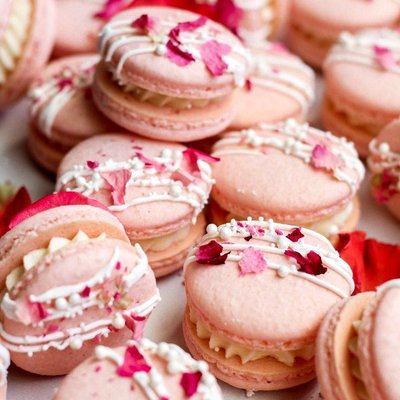 Rose Macarons 6ct