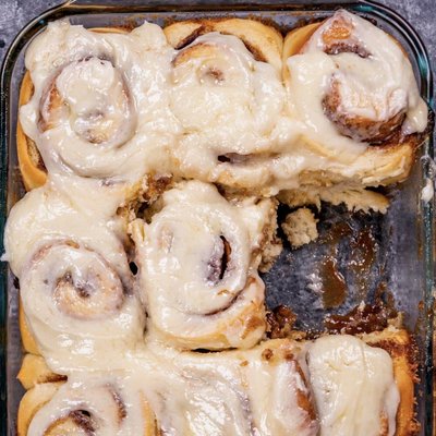 9 Cinnamon Roll Pan