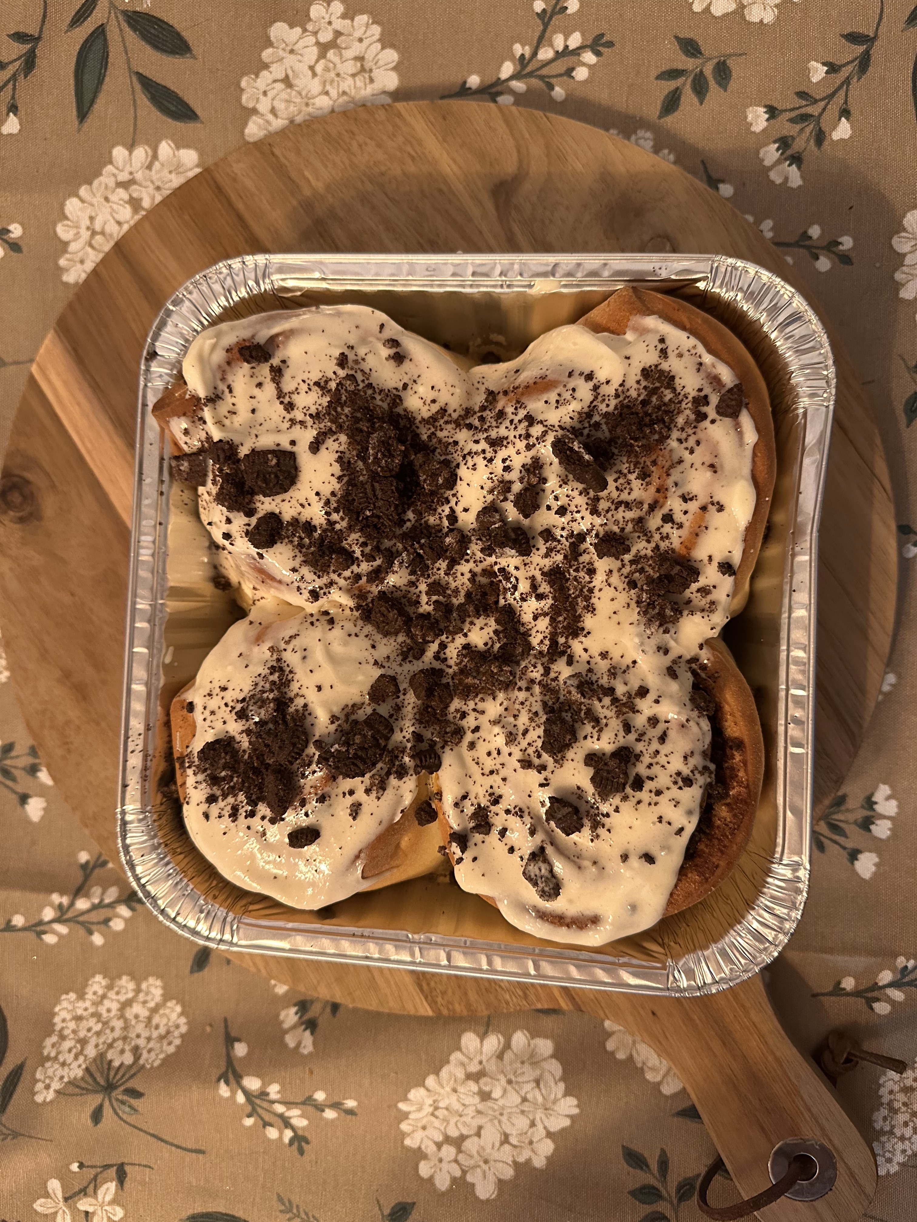 Cookies And Cream Cinnamon Rolls