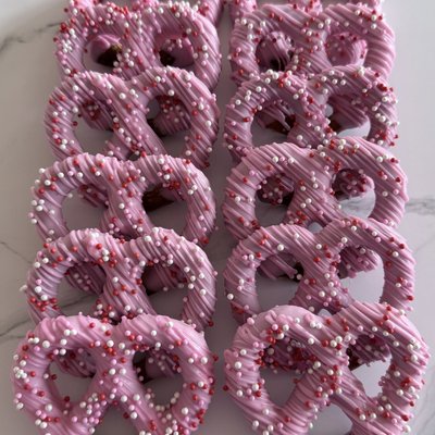 Dipped Pretzel Twists