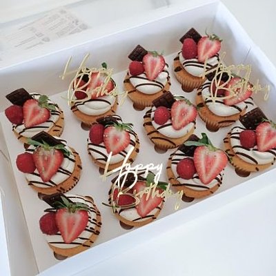 Deluxe Cupcake Range - One Dozen