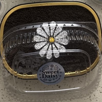 Oreo Cheesecake - Medium (22oz)