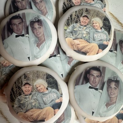 Sugar cookies with custom pictures 