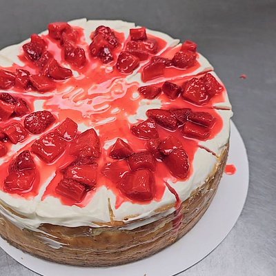 9" STRAWBERRY BANANA PUDDING 