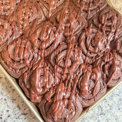 1/2 dozen Chocolate Cinnamon Rolls w/ Chocolate Glaze