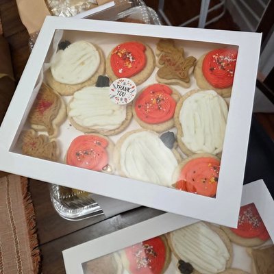 Thanksgiving Pre Order **1 Dozen Cut Outs Decorated With Buttercream ( Fall Themed)