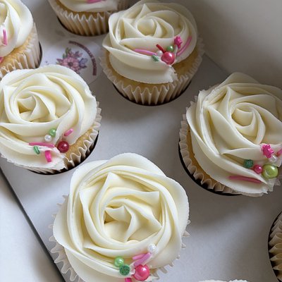 12 Boxed “Rosette” Cupcakes