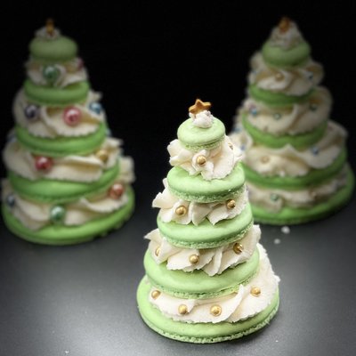 Christmas Tree Macarons