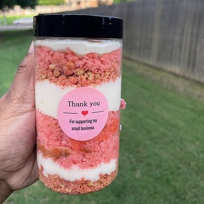 strawberry shortcake (cake jar)