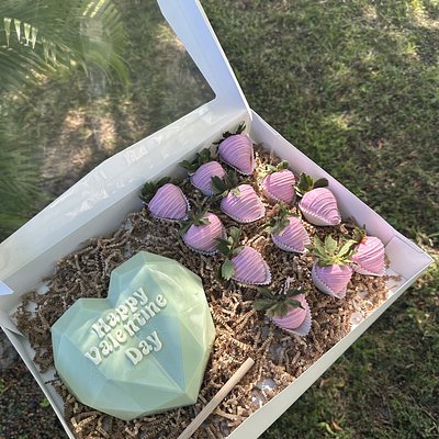 Breakable Heart & Strawberries 