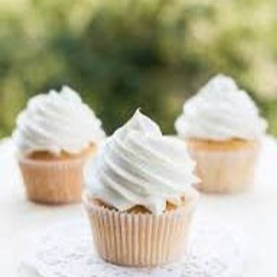 Classic Vanilla Cupcakes