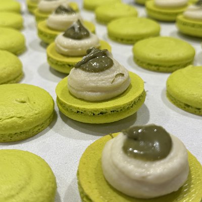 The White Chocolate Pistachio macaron 
